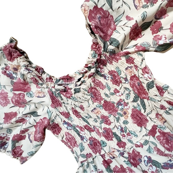 GigiO Floral Boho Beach Smocked Maxi Dress EUC Size M - Picture 6 of 8